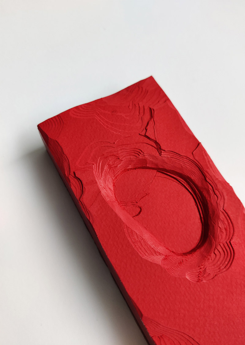 Hot, hand carved paper relief (2023)created by Hanna van Ingen.